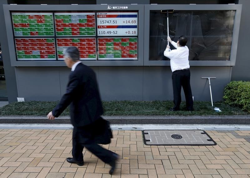 Dollar, bond yields stand tall on enhanced Fed rate hike prospects