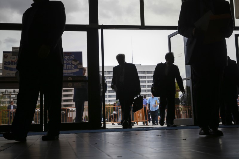 US applications for unemployment aid rose last week