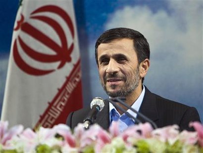 




EDITORS' NOTE: Reuters and other foreign media are subject to Iranian restrictions on their ability to film or take pictures in Tehran. Iran's President Mahmoud Ahmadinejad speaks with journalists during a news conference in Tehran September 7, 2009. REUTERS/Raheb Homavandi


