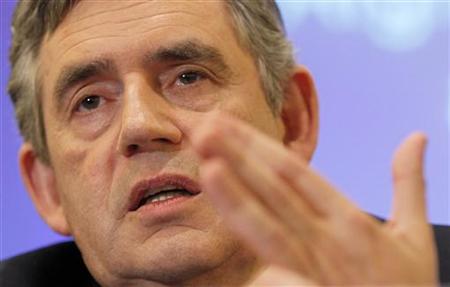 Britain's Prime Minister Gordon Brown answers a question at the International Institute for Strategic Studies in London September 4, 2009. REUTERS/Shaun Curry/Pool
Britain's Prime Minister Gordon Brown answers a question at the International Institute for Strategic Studies in London September 4, 2009. REUTERS/Shaun Curry/Pool