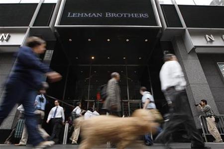 




People walk past the Lehman Brothers headquarters in New York, September 16, 2008. REUTERS/Chip East

