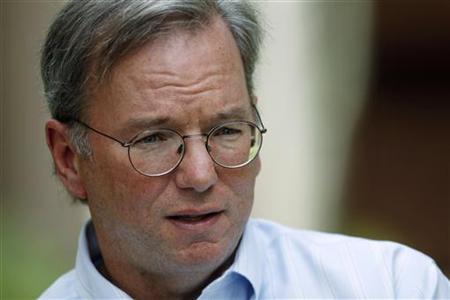Google CEO Eric Schmidt talks to a reporter at the Sun Valley Inn in Sun Valley, Idaho July 9, 2009. REUTERS/Rick Wilking
Google CEO Eric Schmidt talks to a reporter at the Sun Valley Inn in Sun Valley, Idaho July 9, 2009. REUTERS/Rick Wilking