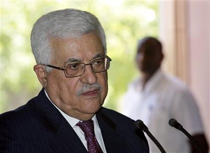 




Palestinian President Mahmoud Abbas addresses the audience during a meeting in Havana September 26, 2009. REUTERS/Enrique De La Osa

