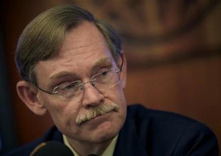 World Bank Group President Robert B. Zoellick attends a news conference in Beijing September 2, 2009. REUTERS/Nir Elias
World Bank Group President Robert B. Zoellick attends a news conference in Beijing September 2, 2009. REUTERS/Nir Elias