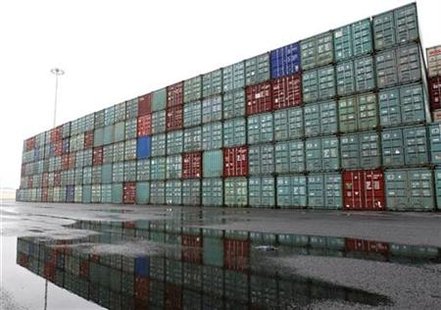 Empty containers are stacked at the Port Newark Container Terminal near New York City in Newark, New Jersey in this picture taken July 2, 2009. REUTERS/Mike Segar
Empty containers are stacked at the Port Newark Container Terminal near New York City in Newark, New Jersey in this picture taken July 2, 2009. REUTERS/Mike Segar