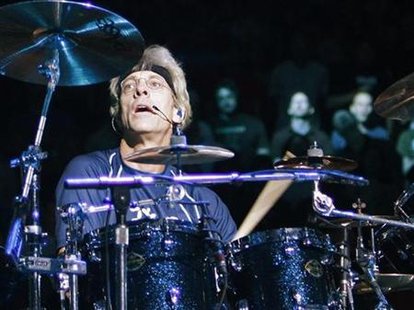 




Drummer Stewart Copeland of The Police performs during his band's farewell concert at Madison Square Garden in New York August 7, 2008. REUTERS/Brendan McDermid

