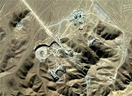 A suspected uranium-enrichment facility near Qom, 156 km (97 miles) southwest of Tehran, is seen in this September 27, 2009 satellite photograph released by DigitalGlobe on September 28, 2009. REUTERS/DigitalGlobe/Handout
A suspected uranium-enrichment facility near Qom, 156 km (97 miles) southwest of Tehran, is seen in this September 27, 2009 satellite photograph released by DigitalGlobe on September 28, 2009. REUTERS/DigitalGlobe/Handout