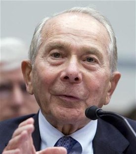 




Former AIG CEO Maurice Greenberg while testifies at the House Oversight and Government Reform hearing on Capitol Hill in Washington, April 2, 2009. REUTERS/Larry Downing

