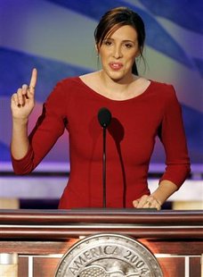 Alexandra Kerry, daughter of former U.S. presidential candidate and Senator John Kerry, speaks at the 2004 Democratic National Convention in Boston, Massachusetts, in this July 29, 2004 file photo. REUTERS/Mike Segar/Files
Alexandra Kerry, daughter of former U.S. presidential candidate and Senator John Kerry, speaks at the 2004 Democratic National Convention in Boston, Massachusetts, in this July 29, 2004 file photo. REUTERS/Mike Segar/Files
