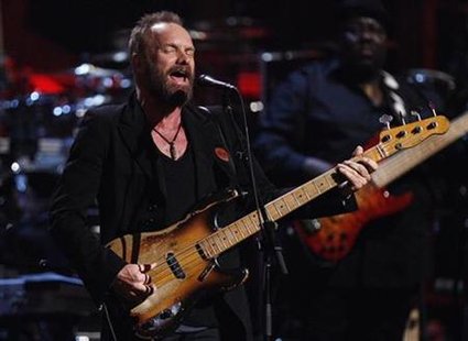 Musician Sting performs during the first of two 25th Anniversary Rock & Roll Hall of Fame concerts in New York October 29, 2009. REUTERS/Lucas Jackson
Musician Sting performs during the first of two 25th Anniversary Rock & Roll Hall of Fame concerts in New York October 29, 2009. REUTERS/Lucas Jackson