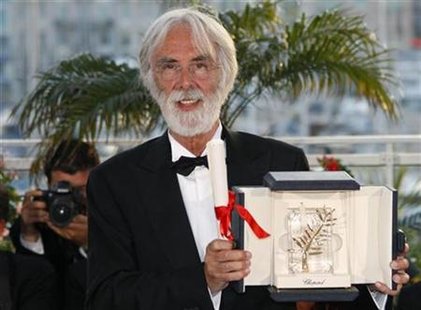Austrian director Michael Haneke attends a photocall after receiving the Palme d'Or award for the film "Das Weisse Band" (The White Ribbon) during the award ceremony at the 62nd Cannes Film Festival May 24, 2009. REUTERS/Vincent Kessler
Austrian director Michael Haneke attends a photocall after receiving the Palme d'Or award for the film "Das Weisse Band" (The White Ribbon) during the award ceremony at the 62nd Cannes Film Festival May 24, 2009. REUTERS/Vincent Kessler