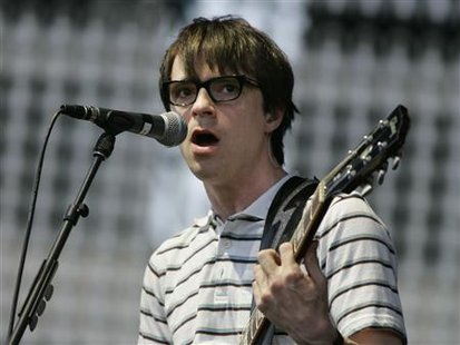 Rivers Cuomo of the alternative-rock band Weezer performs during a concert in Las Vegas, Nevada July 2, 2005. REUTERS/Las Vegas Sun/Steve Marcus SM/TW
Rivers Cuomo of the alternative-rock band Weezer performs during a concert in Las Vegas, Nevada July 2, 2005. REUTERS/Las Vegas Sun/Steve Marcus SM/TW