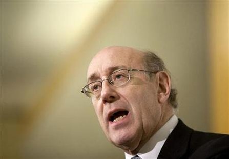 
Kenneth Feinberg, special master of executive compensation in the Troubled Asset Relief Program at the Treasury, speaks in Washington November 2, 2009. REUTERS/Joshua Roberts
