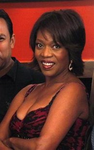 Actress Alfre Woodard attends the announcement of her daughter Mavis Spencer being named 2010 Miss Golden Globe at the Golden Globe Awards Party Honoring Young Hollywood at Nobu in West Hollywood, California, December 8, 2009. REUTERS/Danny Moloshok
Actress Alfre Woodard attends the announcement of her daughter Mavis Spencer being named 2010 Miss Golden Globe at the Golden Globe Awards Party Honoring Young Hollywood at Nobu in West Hollywood, California, December 8, 2009. REUTERS/Danny Moloshok