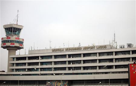 Exterior view of the Murtala Mohammed International Airport in Nigeria's commercial capital Lagos December 27, 2009. REUTERS/Akintunde Akinleye
Exterior view of the Murtala Mohammed International Airport in Nigeria's commercial capital Lagos December 27, 2009. REUTERS/Akintunde Akinleye
