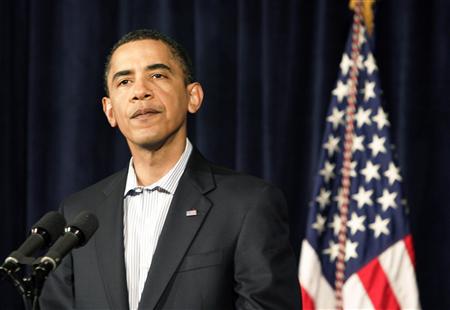 
U.S. President Barack Obama gives a statement at the Marine Corps Base Hawaii in Kaneohe, Hawaii, December 29, 2009. REUTERS/Hugh Gentry
