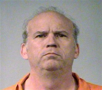 Scott Roeder, 51-year-old Kansas City-area man charged with murder of Kansas abortion doctor George Tiller, is seen in this undated booking photograph released to Reuters on June 12, 2009. REUTERS/Wichita Police/Handout
Scott Roeder, 51-year-old Kansas City-area man charged with murder of Kansas abortion doctor George Tiller, is seen in this undated booking photograph released to Reuters on June 12, 2009. REUTERS/Wichita Police/Handout
