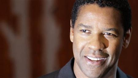 Denzel Washington poses during a photocall to promote his latest film 'The Taking of Pelham 123' in Berlin, July 21, 2009. The movie opens in German cinemas September 24. REUTERS/Tobias Schwarz
Denzel Washington poses during a photocall to promote his latest film 'The Taking of Pelham 123' in Berlin, July 21, 2009. The movie opens in German cinemas September 24. REUTERS/Tobias Schwarz
