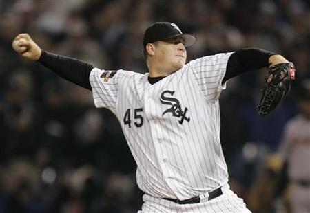 Chicago White Sox relief pitcher Bobby Jenks throws against the Houston Astros during the ninth inning of play in Game 1 of Major League Baseball's World Series in Chicago, in this October 22, 2005 file photo. REUTERS/Robert Galbraith
Chicago White Sox relief pitcher Bobby Jenks throws against the Houston Astros during the ninth inning of play in Game 1 of Major League Baseball's World Series in Chicago, in this October 22, 2005 file photo. REUTERS/Robert Galbraith