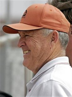 Baseball Hall of Fame pitcher Nolan Ryan is pictured in Kissimmee, Florida in this March 2, 2006 file photo. Ryan is part of an investment group that has reached a definitive agreement to purchase the Texas Rangers, the team said on Saturday. REUTERS/Joe Skipper
Baseball Hall of Fame pitcher Nolan Ryan is pictured in Kissimmee, Florida in this March 2, 2006 file photo. Ryan is part of an investment group that has reached a definitive agreement to purchase the Texas Rangers, the team said on Saturday. REUTERS/Joe Skipper
