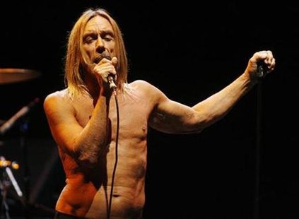 Member of the rock band of the Stooges Iggy Pop performs at the Musicares MAP Fund benefit concert in Los Angeles May 8, 2009. Musicares assists the music community with addiction recovery. REUTERS/Fred Prouser
Member of the rock band of the Stooges Iggy Pop performs at the Musicares MAP Fund benefit concert in Los Angeles May 8, 2009. Musicares assists the music community with addiction recovery. REUTERS/Fred Prouser