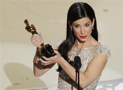 
Sandra Bullock accepts her award for best actress for her role in "The Blind Side" during the 82nd Academy Awards in Hollywood, March 7, 2010. REUTERS/Gary Hershorn
