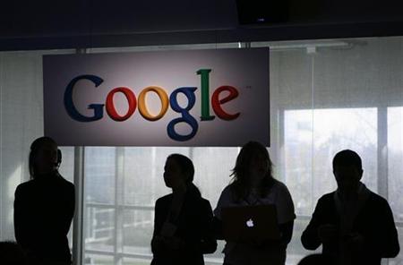 
Attendees await the beginning of the unveiling of the Nexus One Android smartphone, the first mobile phone the internet company will sell directly to consumers, during a news conference at Google headquarters in Mountain View, California January 5, 2010 file photo. REUTERS/Robert Galbraith
