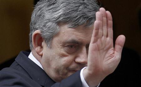 Britain's Prime Minister Gordon Brown gestures as he bids farewell to Jordan's King Abdullah (not pictured) on the steps of 10 Downing Street central London March 9, 2010. REUTERS/Andrew Winning
Britain's Prime Minister Gordon Brown gestures as he bids farewell to Jordan's King Abdullah (not pictured) on the steps of 10 Downing Street central London March 9, 2010. REUTERS/Andrew Winning