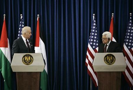 
U.S. Vice President Joe Biden and Palestinian President Mahmoud Abbas (R) hold a joint news conference in the West Bank city of Ramallah March 10, 2010. REUTERS/Ammar Awad
