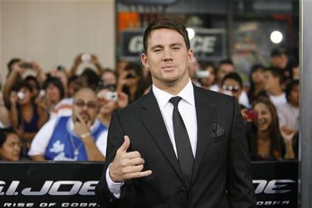 
Cast member Channing Tatum poses at the premiere of the movie "G.I. Joe: The Rise of Cobra" at the Grauman's Chinese theatre in Hollywood, California August 6, 2009. REUTERS/Mario Anzuoni
