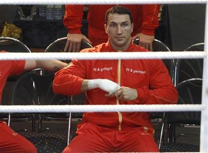 
Heavyweight boxer Vladimir Klitschko of Ukraine prepares for a training session for the media, in Duesseldorf March 17, 2010. REUTERS/Ina Fassbender
