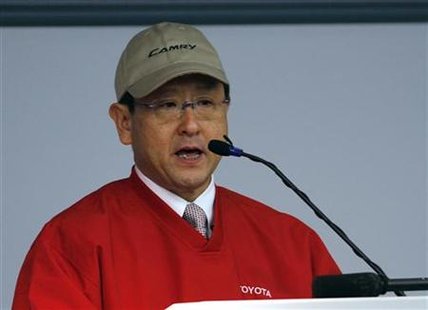 Toyota Motor Corporation President and CEO Akio Toyoda addresses employees at the Toyota Motor Manufacturing Plant in Georgetown, Kentucky, February 25, 2010. REUTERS/ John Sommers II
Toyota Motor Corporation President and CEO Akio Toyoda addresses employees at the Toyota Motor Manufacturing Plant in Georgetown, Kentucky, February 25, 2010. REUTERS/ John Sommers II