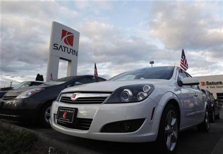 Cars are parked in a lot at a Saturn dealership in Medford, Massachusetts October 1, 2009. REUTERS/Jessica Rinaldi
Cars are parked in a lot at a Saturn dealership in Medford, Massachusetts October 1, 2009. REUTERS/Jessica Rinaldi