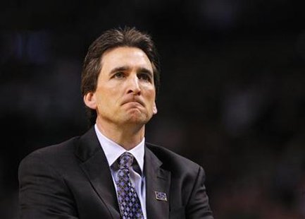 Chicago Bulls coach Vinny Del Negro walks the sidelines during the first quarter of Game 2 of their NBA Eastern Conference quarterfinal playoff basketball game against the Boston Celtics in Boston, Massachusetts, April 20, 2009. REUTERS/Brian Snyder
Chicago Bulls coach Vinny Del Negro walks the sidelines during the first quarter of Game 2 of their NBA Eastern Conference quarterfinal playoff basketball game against the Boston Celtics in Boston, Massachusetts, April 20, 2009. REUTERS/Brian Snyder
