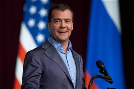 Russia's President Dmitry Medvedev delivers a speech at Stanford University in Palo Alto, California June 23, 2010. REUTERS/Kim White
Russia's President Dmitry Medvedev delivers a speech at Stanford University in Palo Alto, California June 23, 2010. REUTERS/Kim White