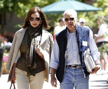 Henry R. Kravis, co-founder of Kohlberg Kravis Roberts, and his wife Marie-Josee are seen at the Sun Valley Inn in Sun Valley, Idaho July 7, 2010. The resort is the site for the annual Allen & Co's media and technology conference. REUTERS/Mario Anzuoni
Henry R. Kravis, co-founder of Kohlberg Kravis Roberts, and his wife Marie-Josee are seen at the Sun Valley Inn in Sun Valley, Idaho July 7, 2010. The resort is the site for the annual Allen & Co's media and technology conference. REUTERS/Mario Anzuoni