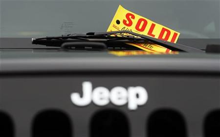 A "Sold" tag sits on the windshield of a Jeep Wrangler at Grava Chrysler Jeep and Dodge dealership in Medford, Massachusetts January 5, 2010. REUTERS/Brian Snyder
A "Sold" tag sits on the windshield of a Jeep Wrangler at Grava Chrysler Jeep and Dodge dealership in Medford, Massachusetts January 5, 2010. REUTERS/Brian Snyder