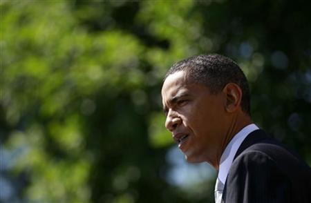 
President Barack Obama makes remarks on small business jobs initiatives in the Rose Garden at the White House in Washington June 11, 2010. REUTERS/Jim Young
