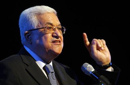 
Palestinian President Mahmoud Abbas speaks during a a religious event to mark the Prophet Muhammad's ascension to heaven in the West Bank city of Ramallah July 10, 2010. REUTERS/Mohamad Torokman
