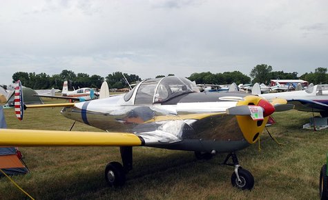 Planes arrive at the EAA Airventure in Oshkosh.