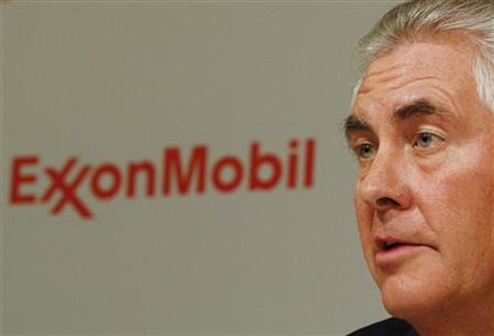 
Exxon Mobil CEO Rex W. Tillerson addresses reporters at a news conference at the conclusion of the Exxon Mobil Shareholders Meeting in Dallas, Texas in this May 27, 2009 file photo. REUTERS/Jessica Rinaldi
