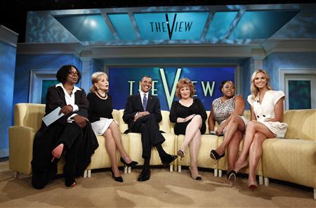 
U.S. President Barack Obama appears on the daytime TV talk show "The View" in New York City July 28, 2010. From left are Whoopi Goldberg, Barbara Walters, Joy Behar, Sherri Shepherd and Elisabeth Hasselbeck. REUTERS/Kevin Lamarque
