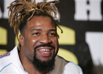 
WBO World Heavyweight Champion Shannon Briggs speaks to the media during a news conference in New York May 30, 2007. REUTERS/Brendan McDermid
