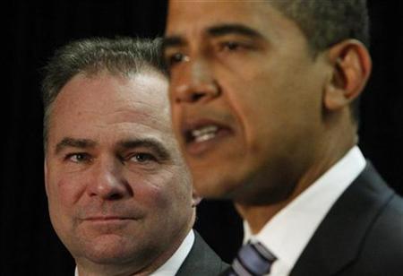 Virginia Governor Tim Kaine (L) listens to his introduction as the new Democratic National Committee chairman by President Barack Obama in Washington, January 8, 2009. REUTERS/Jim Young
Virginia Governor Tim Kaine (L) listens to his introduction as the new Democratic National Committee chairman by President Barack Obama in Washington, January 8, 2009. REUTERS/Jim Young
