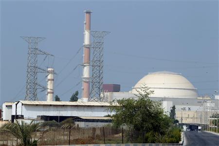 EDITORS' NOTE: Reuters and other foreign media are subject to Iranian restrictions on leaving the office to report, film or take pictures in Tehran. A view of Bushehr nuclear power plant, 1,200 km (746 miles) south of Tehran August 20, 2010. REUTERS/Raheb Homavandi
EDITORS' NOTE: Reuters and other foreign media are subject to Iranian restrictions on leaving the office to report, film or take pictures in Tehran. A view of Bushehr nuclear power plant, 1,200 km (746 miles) south of Tehran August 20, 2010. REUTERS/Raheb Homavandi