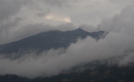 
A view of the Galeras Volcano as seen from the outskirts of Pasto, southern Colombia August 25, 2010. REUTERS/Jaime Saldarriaga
