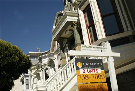 A pair of housing units are shown for sale in San Francisco, California, August 24, 2010. REUTERS/Robert Galbraith
A pair of housing units are shown for sale in San Francisco, California, August 24, 2010. REUTERS/Robert Galbraith