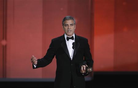 Actor George Clooney speaks after accepting the Bob Hope Humanitarian Award at the 62nd annual Primetime Emmy Awards in Los Angeles, California, August 29, 2010. REUTERS/Lucy Nicholson
Actor George Clooney speaks after accepting the Bob Hope Humanitarian Award at the 62nd annual Primetime Emmy Awards in Los Angeles, California, August 29, 2010. REUTERS/Lucy Nicholson