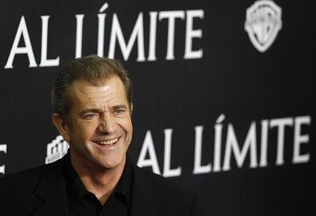 Mel Gibson poses during the Spanish premiere of the film "Edge of Darkness" in Madrid February 1, 2010. REUTERS/Juan Medina
Mel Gibson poses during the Spanish premiere of the film "Edge of Darkness" in Madrid February 1, 2010. REUTERS/Juan Medina
