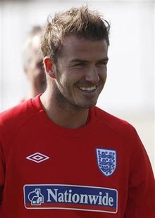 
David Beckham trains with the England squad during a World Cup soccer training session at the Royal Bafokeng Sports Campus near Rustenburg, June 4, 2010. REUTERS/Darren Staples
